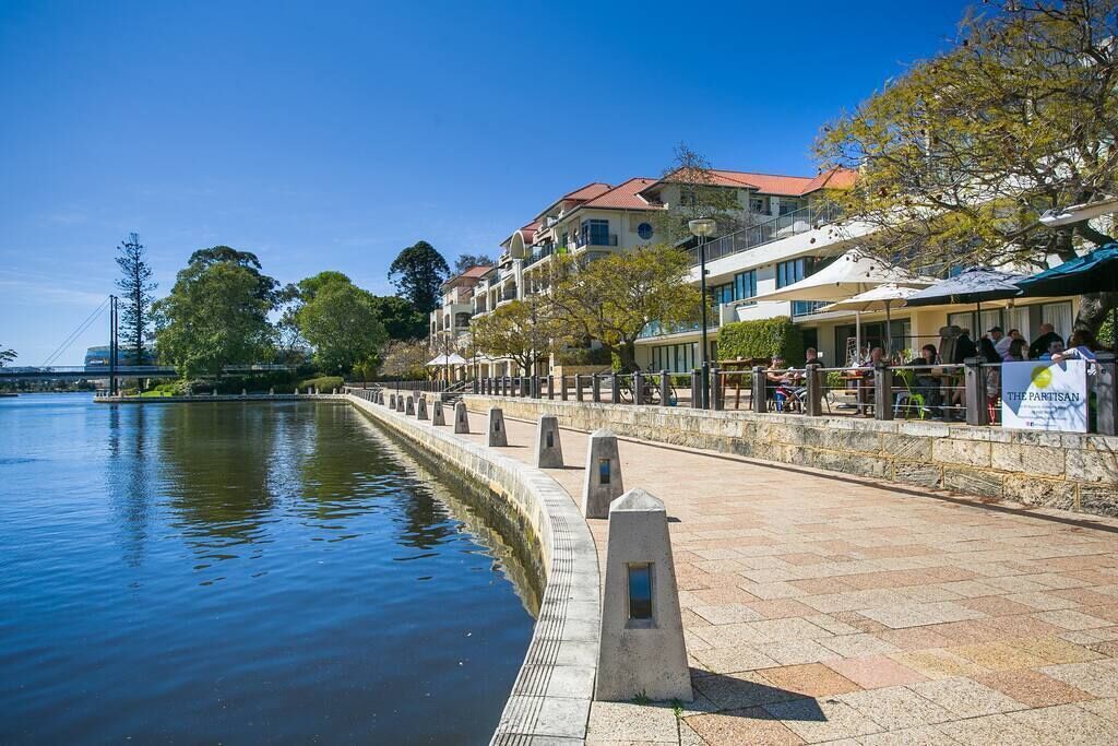 Boho Luxe Studio. Pool + Wifi + Free Parking. Walk to Optus Stadium