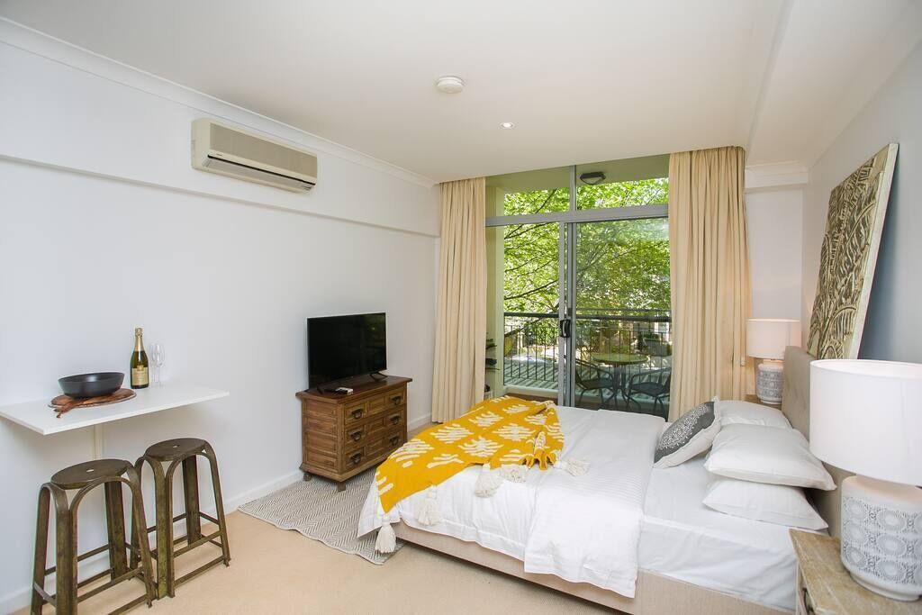 Boho Luxe Studio. Pool + Wifi + Free Parking. Walk to Optus Stadium