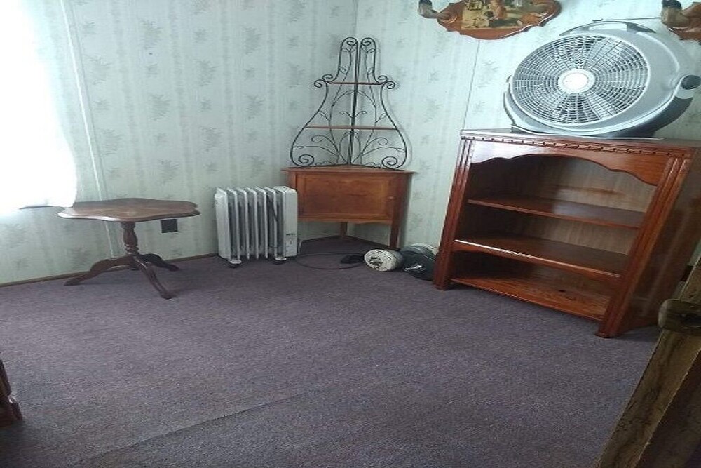 Mobil home fully furnished just off the Tennessee river at Paradise Shores. Limestone County