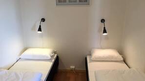 Free WiFi, linens