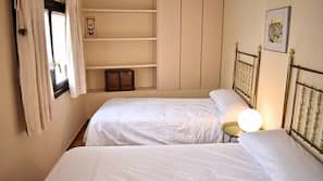 3 bedrooms, linens