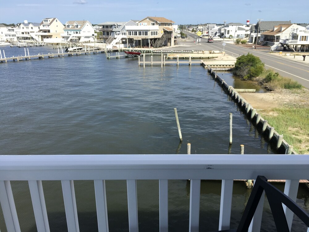 Unique & spacious house with boat docks in Tuckerton beach, NJ