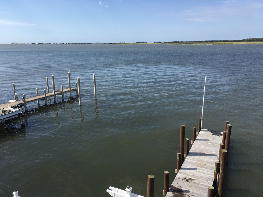 Unique & spacious house with boat docks in Tuckerton beach, NJ