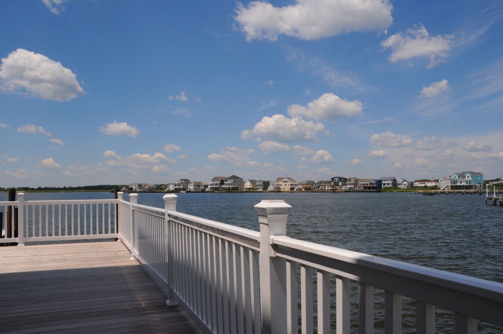 Unique & spacious house with boat docks in Tuckerton beach, NJ