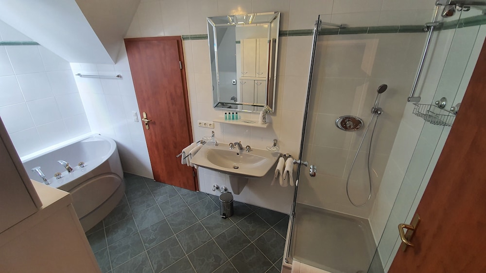 Hotel Der Tannenbaum in Munich Best Rates & Deals on Orbitz