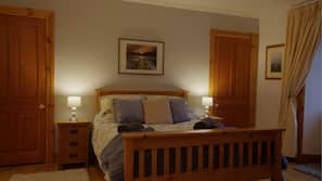 Premium bedding, individually decorated, individually furnished, desk