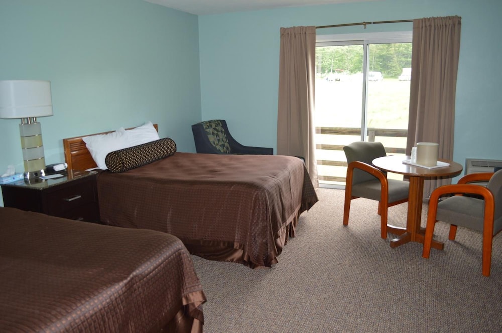 Copper Lantern Motor Lodge in West Brookfield Best Rates & Deals on