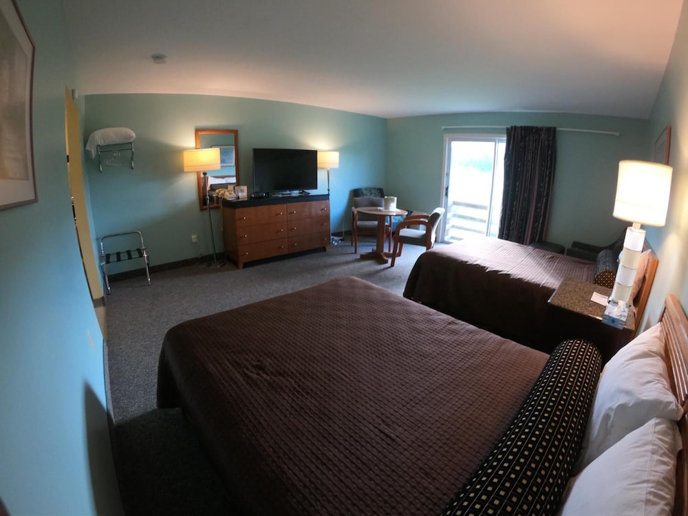 Copper Lantern Motor Lodge in West Brookfield Best Rates & Deals on