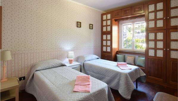 8 camere, accesso a Internet