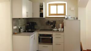 Kühlschrank, Mikrowelle, Ofen, Herd