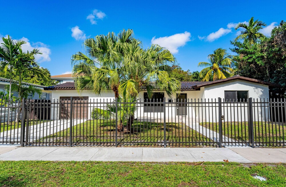 Luxury Villa Miami Shores