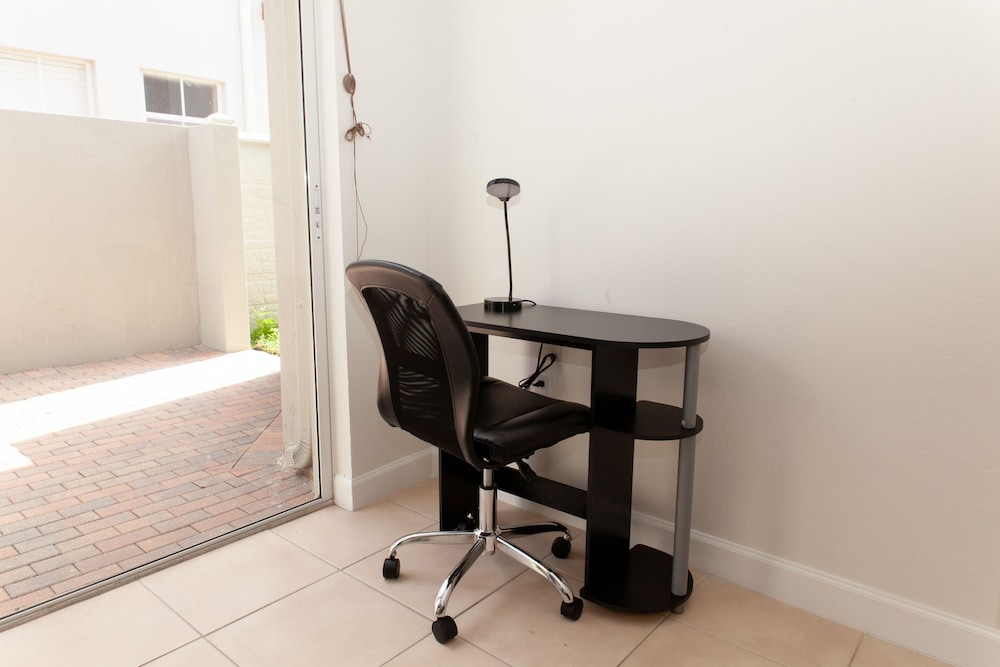 Nice full House 4/3 Miami Lakes area. Close to Miami and Ft Lauderdale. (10 ppl)