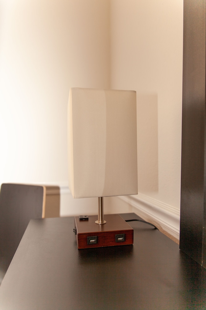 Nice full House 4/3 Miami Lakes area. Close to Miami and Ft Lauderdale. (10 ppl)