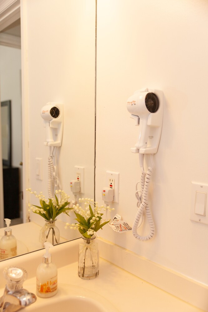 Nice full House 4/3 Miami Lakes area. Close to Miami and Ft Lauderdale. (10 ppl)