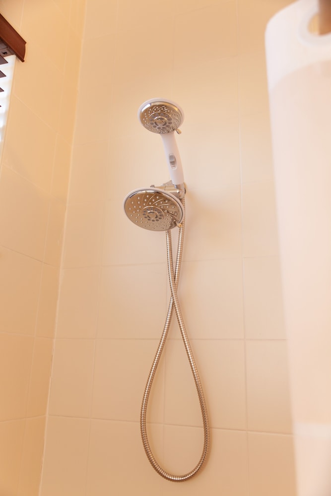 Nice full House 4/3 Miami Lakes area. Close to Miami and Ft Lauderdale. (10 ppl)