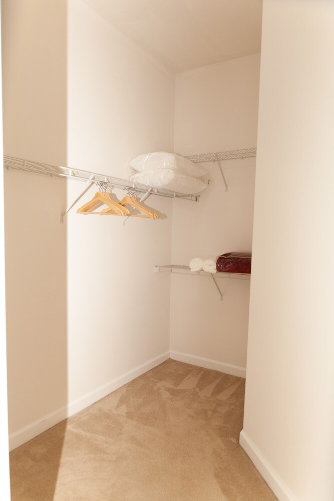 Nice full House 4/3 Miami Lakes area. Close to Miami and Ft Lauderdale. (10 ppl)