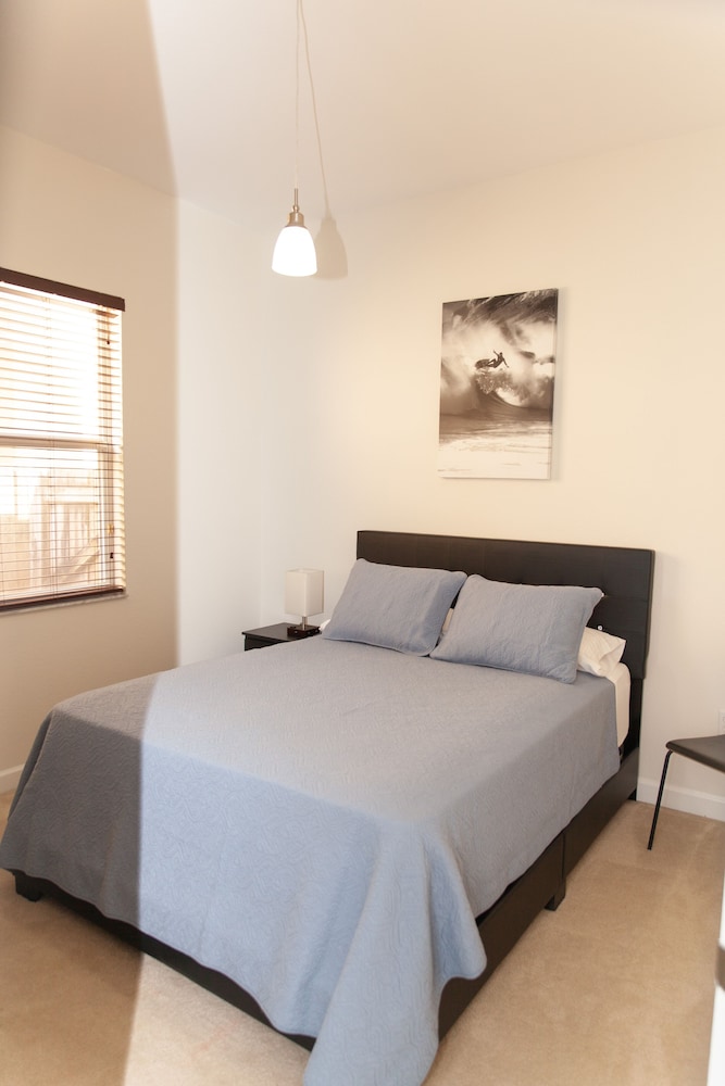 Nice full House 4/3 Miami Lakes area. Close to Miami and Ft Lauderdale. (10 ppl)