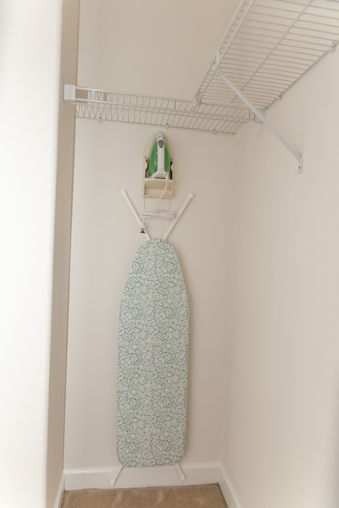 Nice full House 4/3 Miami Lakes area. Close to Miami and Ft Lauderdale. (10 ppl)