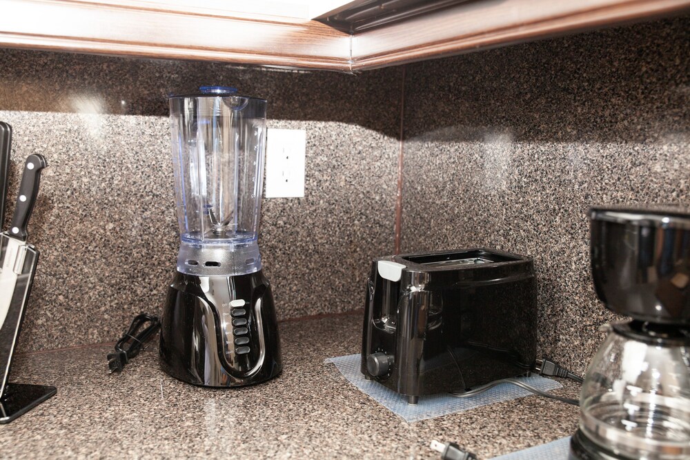 Nice full House 4/3 Miami Lakes area. Close to Miami and Ft Lauderdale. (10 ppl)