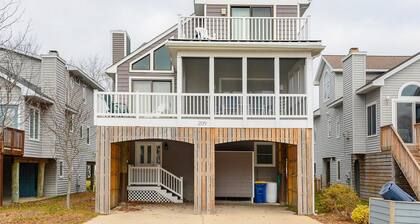 209 Parkwood Street by Long & Foster