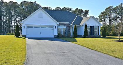 Harts Landing 34114 Caitlins Corner by Long & Foster