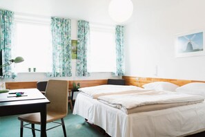 Stort dobbeltværelse | Premium bedding, down comforters, pillowtop beds, desk