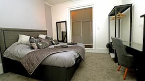 2 bedrooms, iron/ironing board, Internet, linens