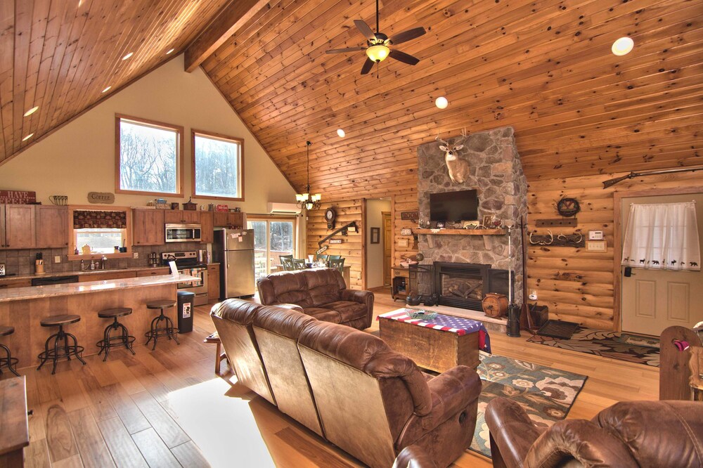 Stunning Log Home Lake Community Large Game Room 4bd 3bth Master Suite Sleeps 12 In Albrightsville Hotel Rates Reviews On Orbitz