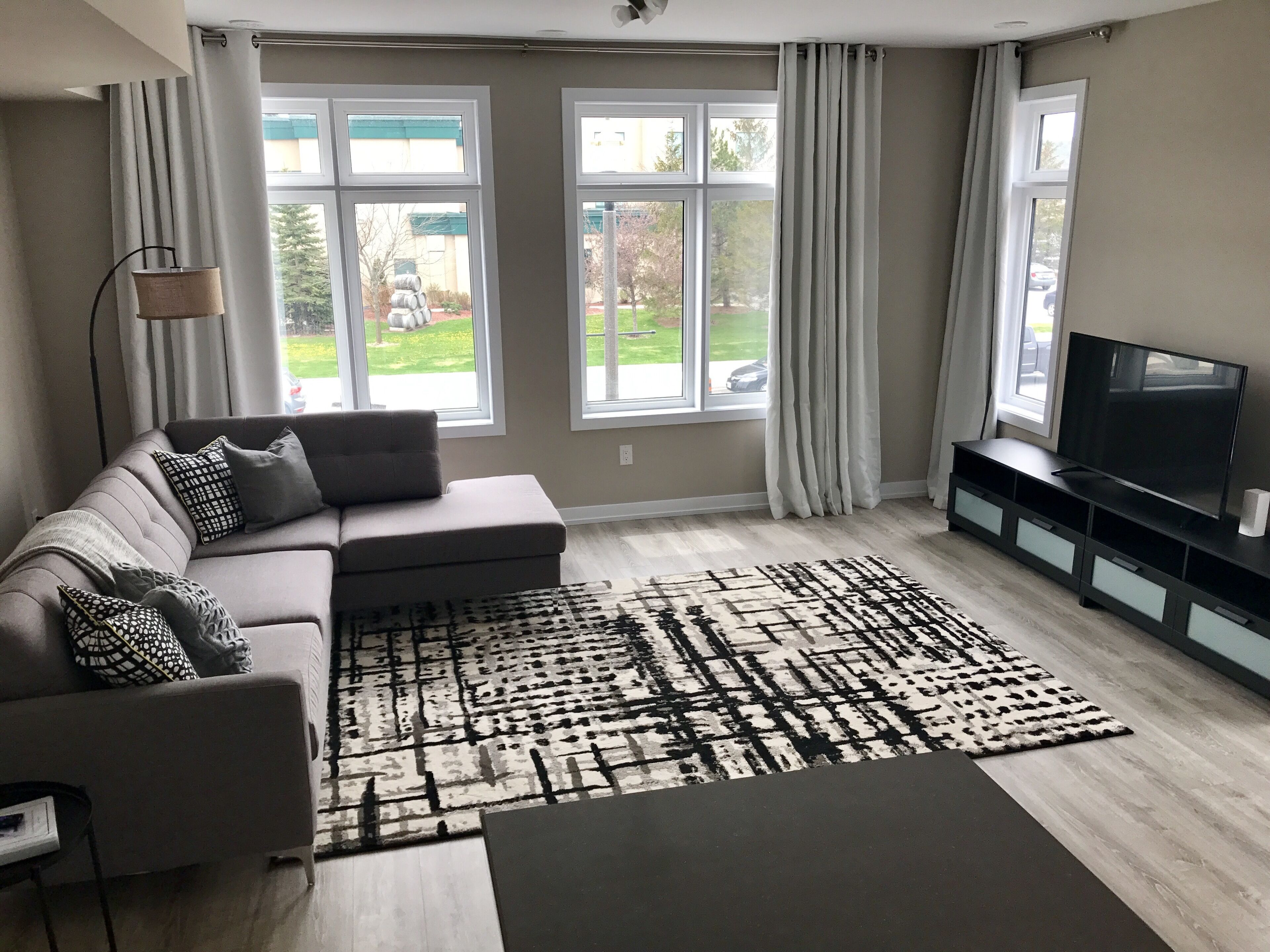 Chic Town House at Lake Ontario in Hamilton, Canada