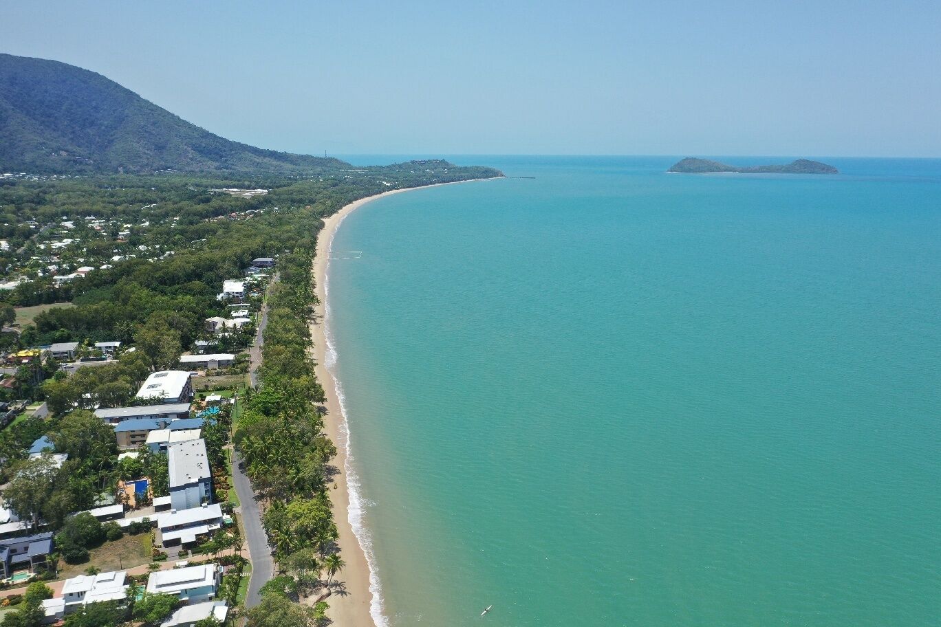 Top Floor Beachside Apartment With Pool View!