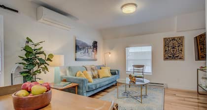 1BR Downtown Urbanitydining, Drink, Cafes & Escape