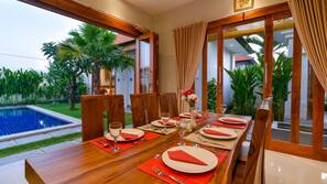 Tempat Makan Di Kamar