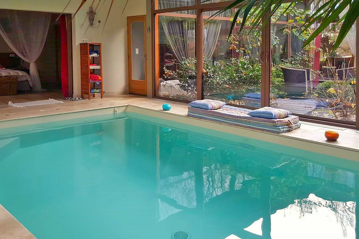 Luxurious Villa In The Forest With Private Indoor Heated Swimming Pool Jacuzzi Jaudrais Hotelbewertungen 21 Expedia De