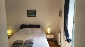 1 chambre, fer et planche à repasser, Wi-Fi, draps fournis