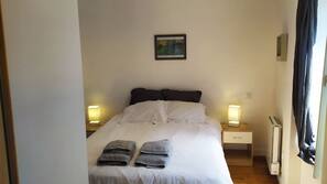 1 chambre, fer et planche à repasser, Wi-Fi, draps fournis