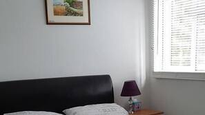 Iron/ironing board, free WiFi, linens