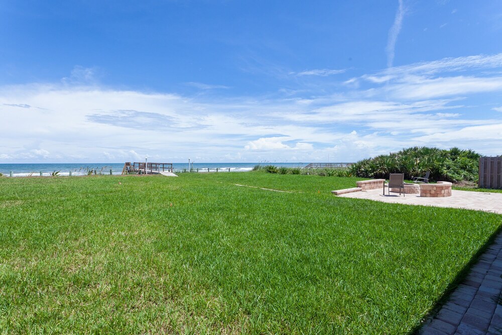 Seashell, 3 Bedrooms, Sleeps 6, Direct Ocean Front, WiFi