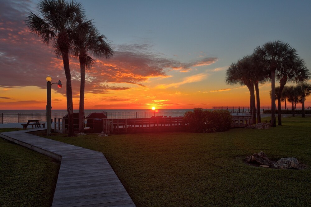 Caprice of St Pete Beach 101 2BR 2BA