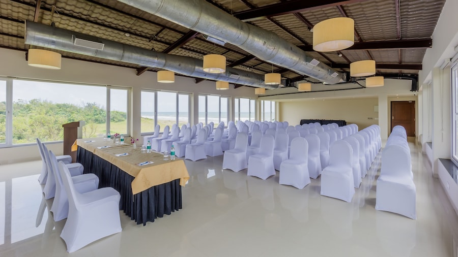 REGENTA PLACE MANDREM BEACH-RESORT