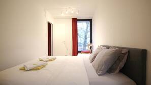 Bügeleisen/Bügelbrett, kostenloses WLAN, Bettwäsche