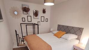 1 chambre, fer et planche à repasser, draps fournis