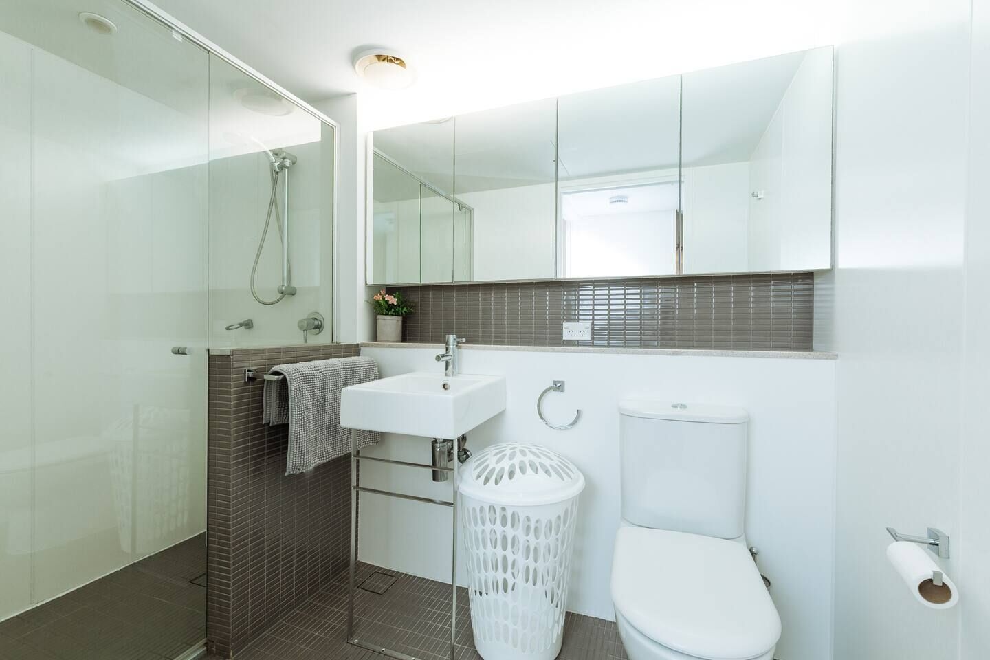 Best Location 1 Bed Apt Next to the Bcec & IGA