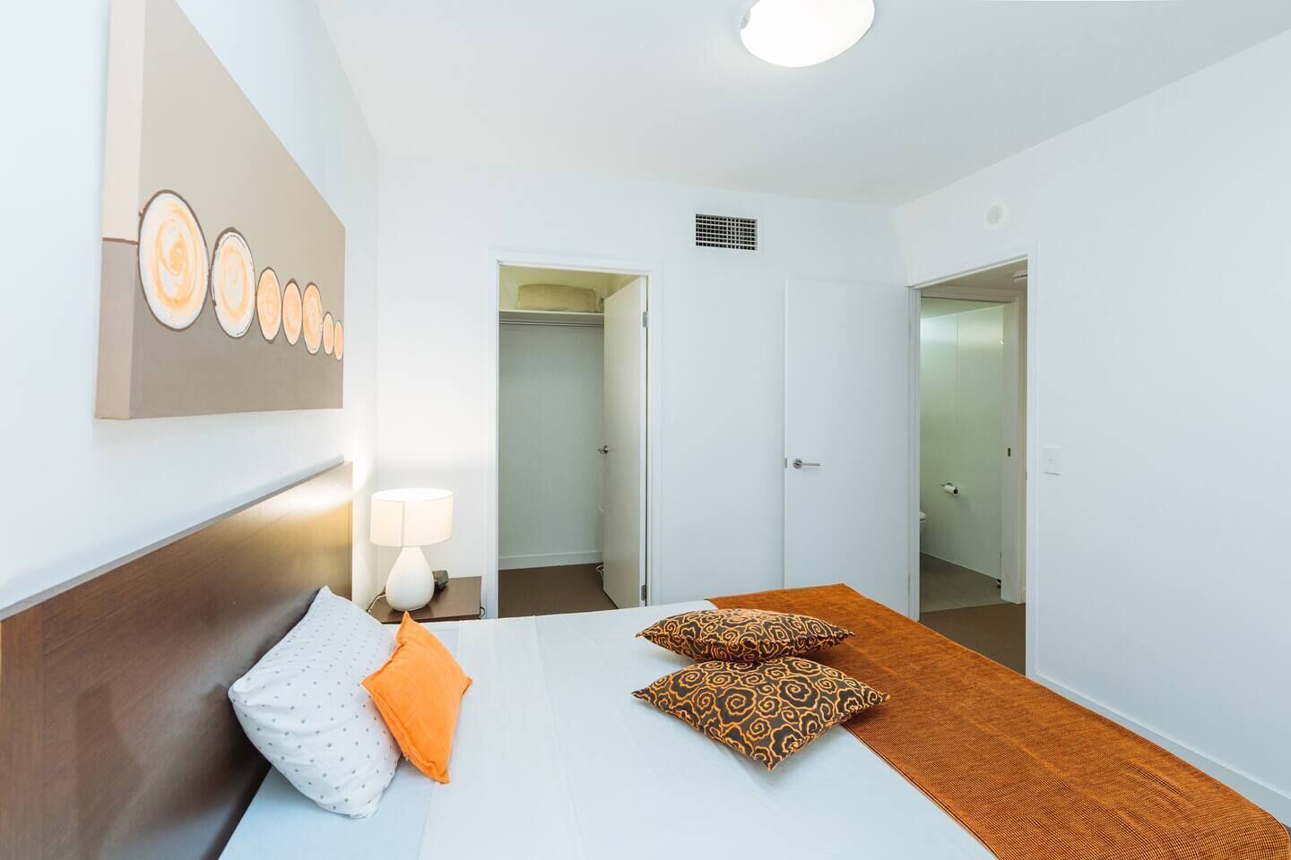 Best Location 1 Bed Apt Next to the Bcec & IGA