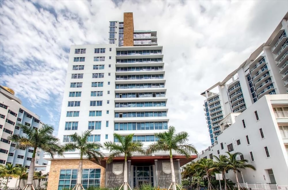 Ocean Front Condo-Hotel! Perfect Getaway! Pool w/ Hot Tub | Balcony w/ Ocean Views