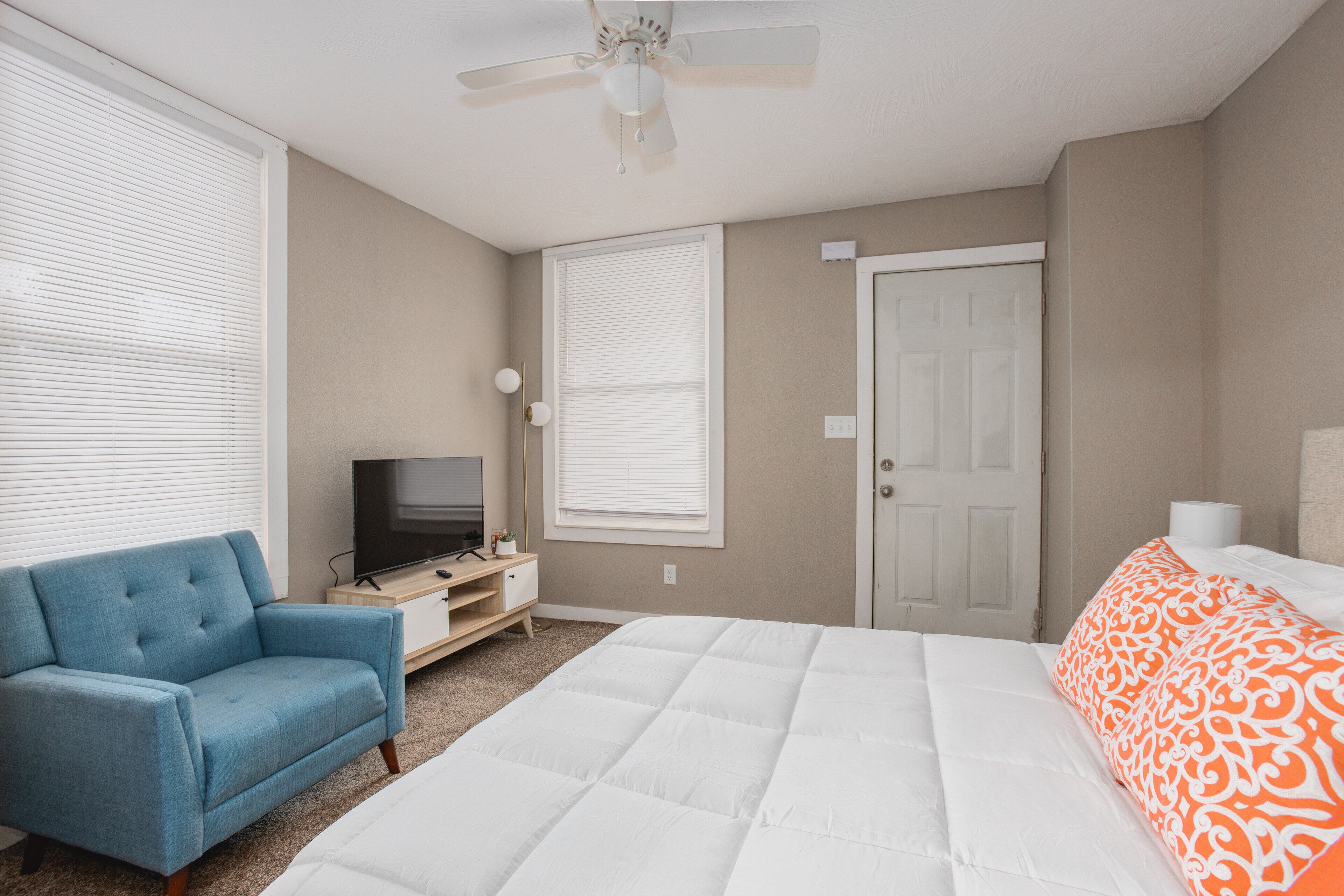 ★ Delightful 1BR Studio + Kitchen - Downtown SGF ★ in Springfield, United States