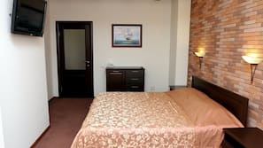 Memory foam beds, in-room safe, blackout drapes, soundproofing