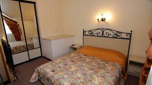 Memory foam beds, in-room safe, blackout drapes, soundproofing