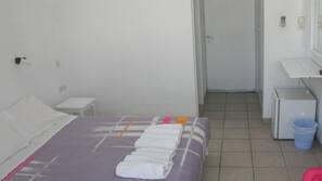Iron/ironing board, free WiFi, linens
