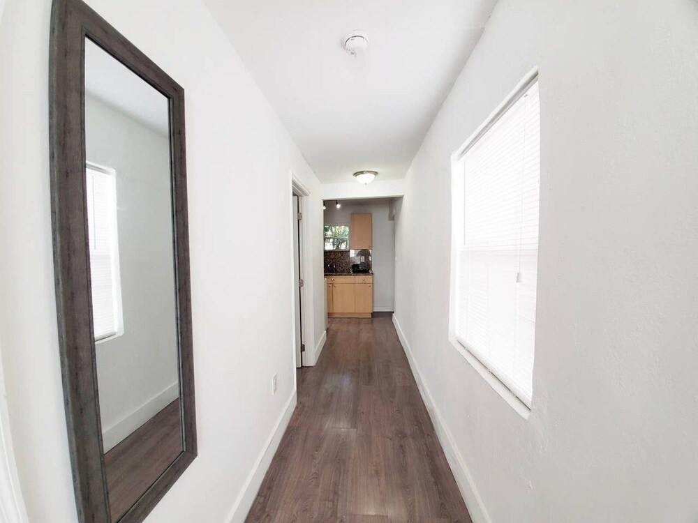 Private 2BR Apt Near Wynwood, Midtown & the Design District