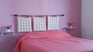 Free WiFi, linens